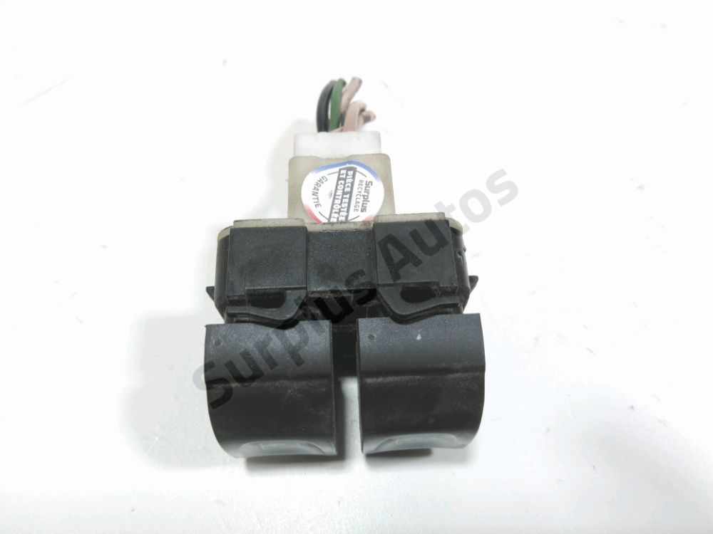 Commande lève-vitre avant gauche