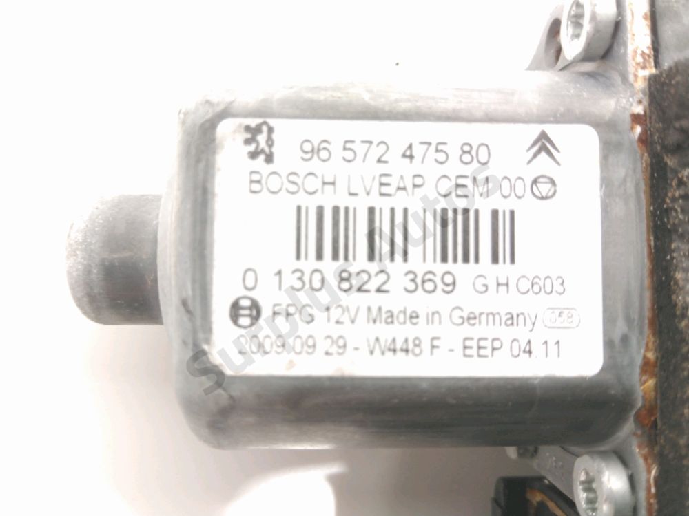 Lève-vitre électrique avant droit