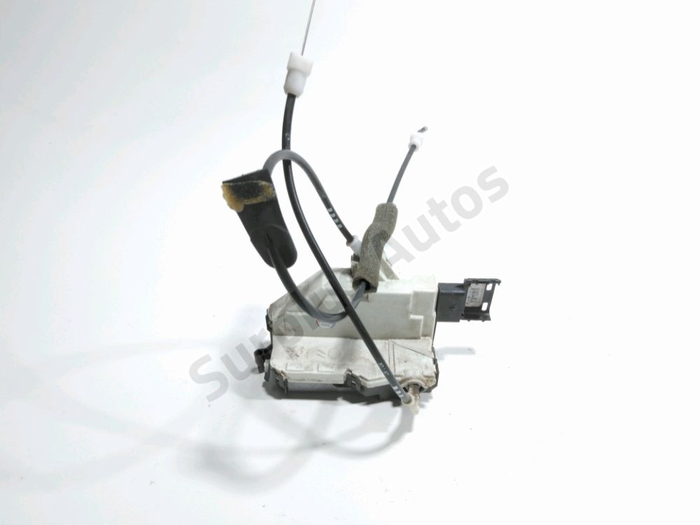 Serrure de porte avant droite