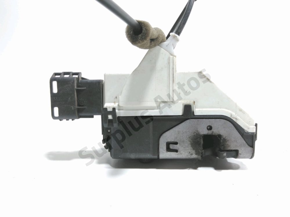 Serrure de porte avant droite