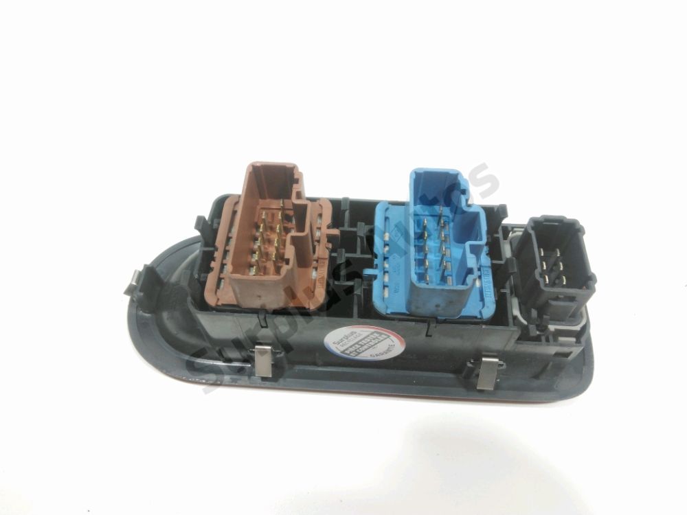 Commande lève-vitre avant gauche