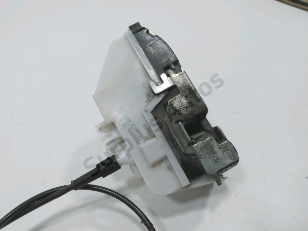 Serrure de porte avant droite