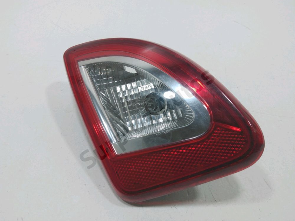 Feu arrière intérieur gauche