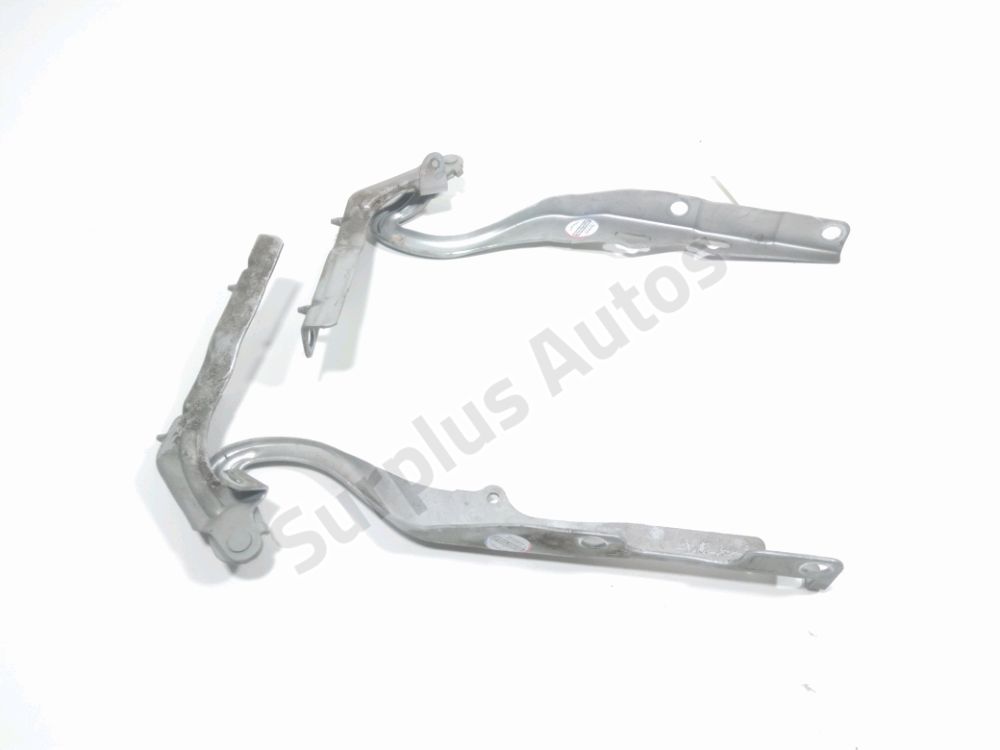 Jeu de charnières de capot