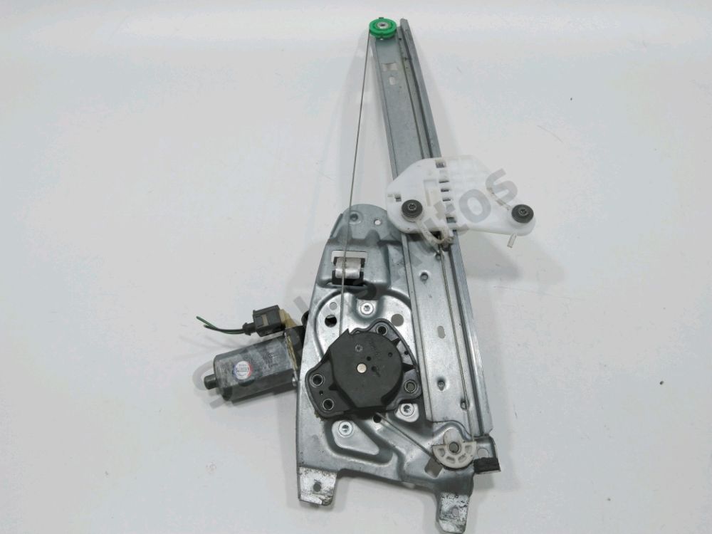 Leve-vitre electrique avant droit