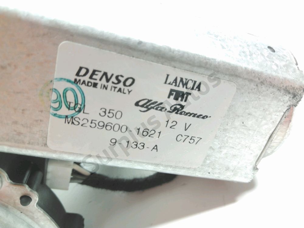 Moteur d'essuie glace arrière