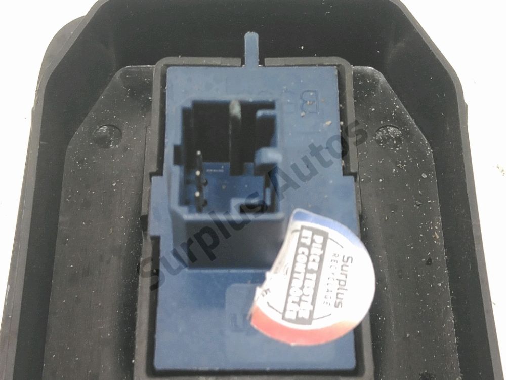 Commande lève-vitre avant droit