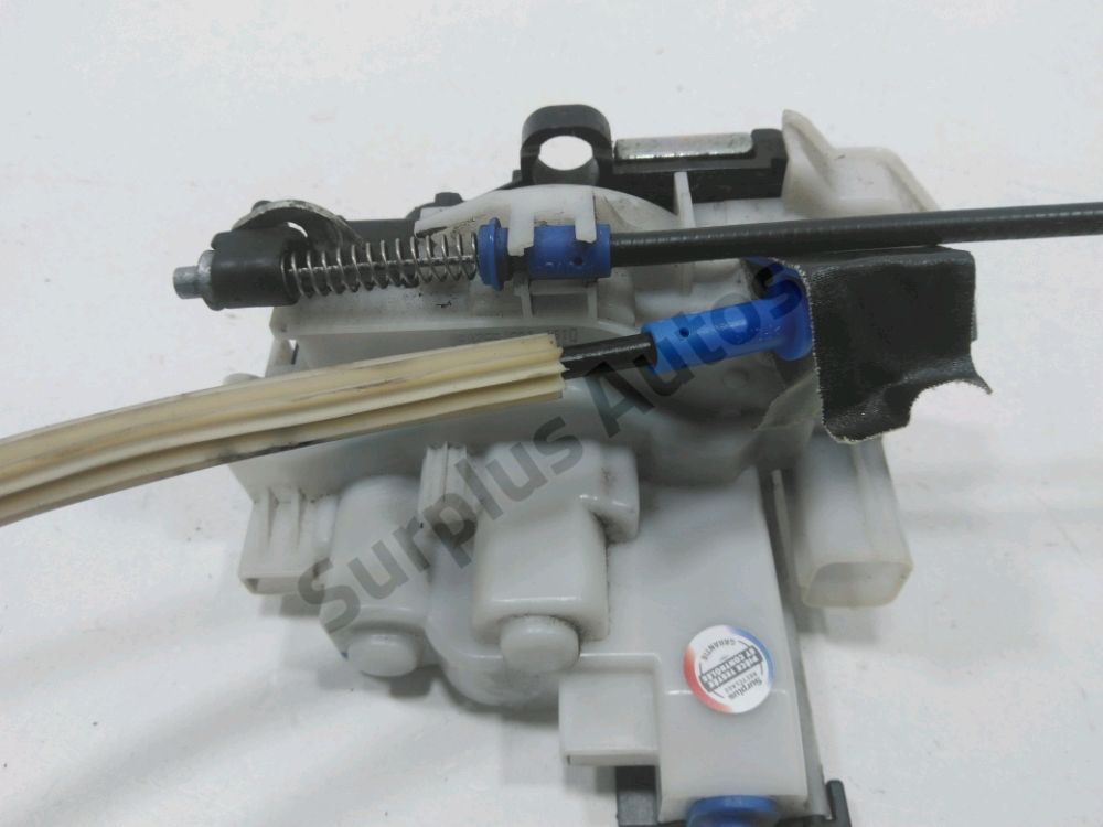 Serrure de porte avant droite