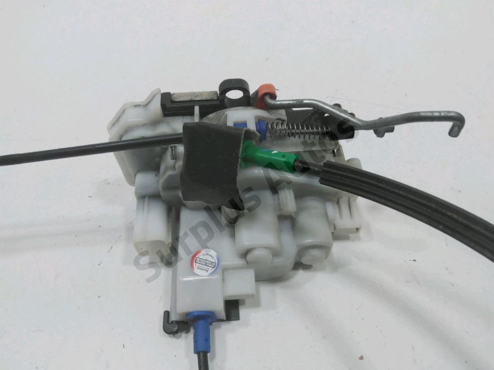 Serrure de porte avant gauche