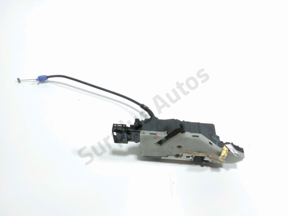 Serrure de porte avant droite