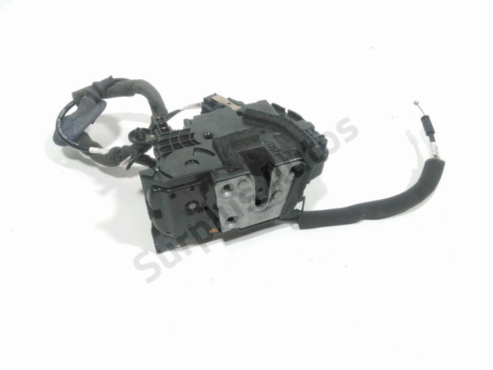 Serrure de porte avant droite