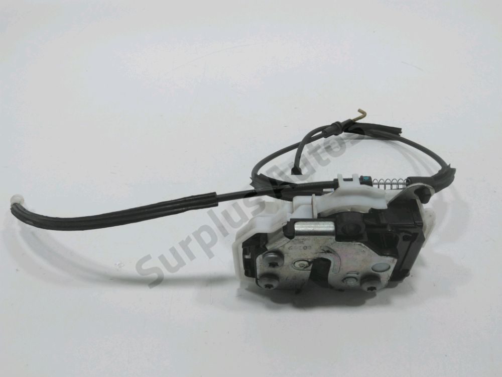 Serrure de porte avant droite