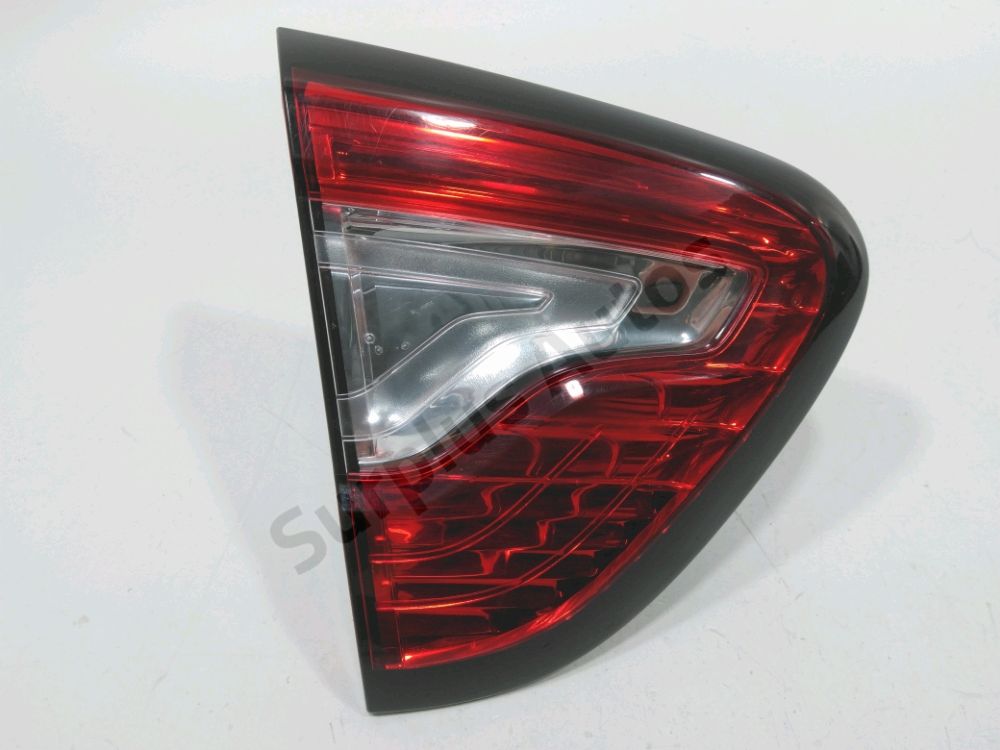 Feu arrière intérieur gauche