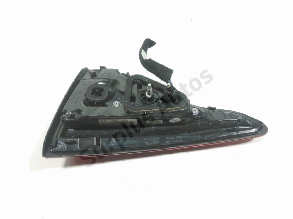 Feu arrière intérieur gauche