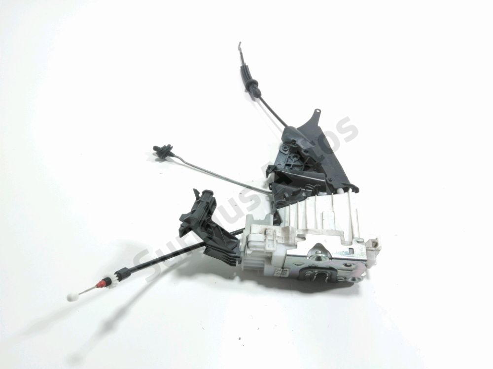 Serrure de porte avant droite