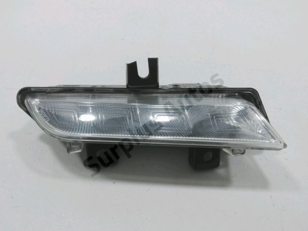 Feu diurne avant gauche