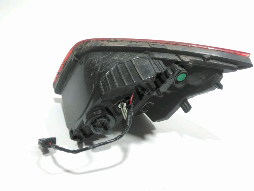 Feu arrière intérieur gauche