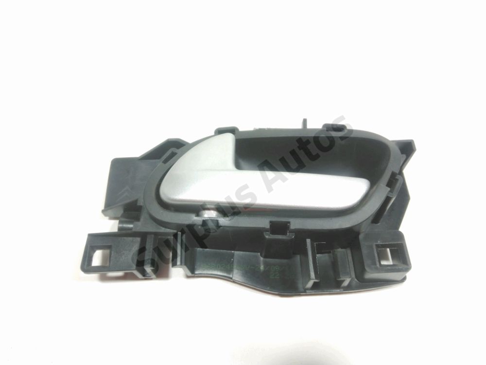 Poignee interieure porte arriere gauche