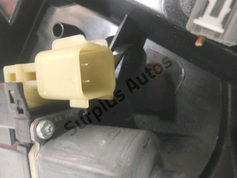 Lève-vitre électrique avant droit