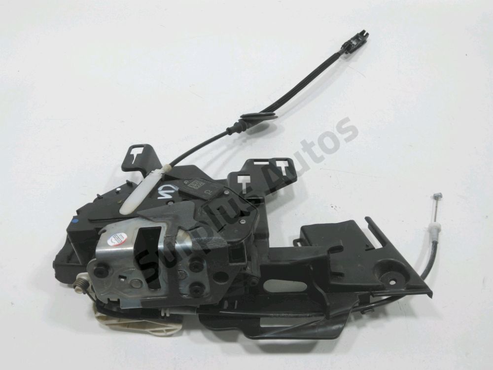 Serrure de porte avant droite