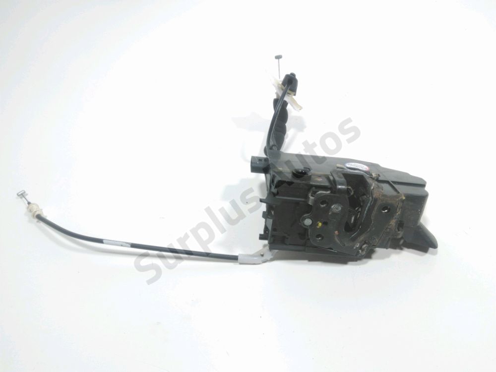 Serrure de porte avant droite