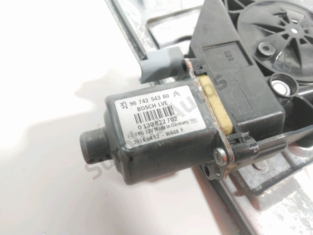 Lève-vitre électrique avant droit