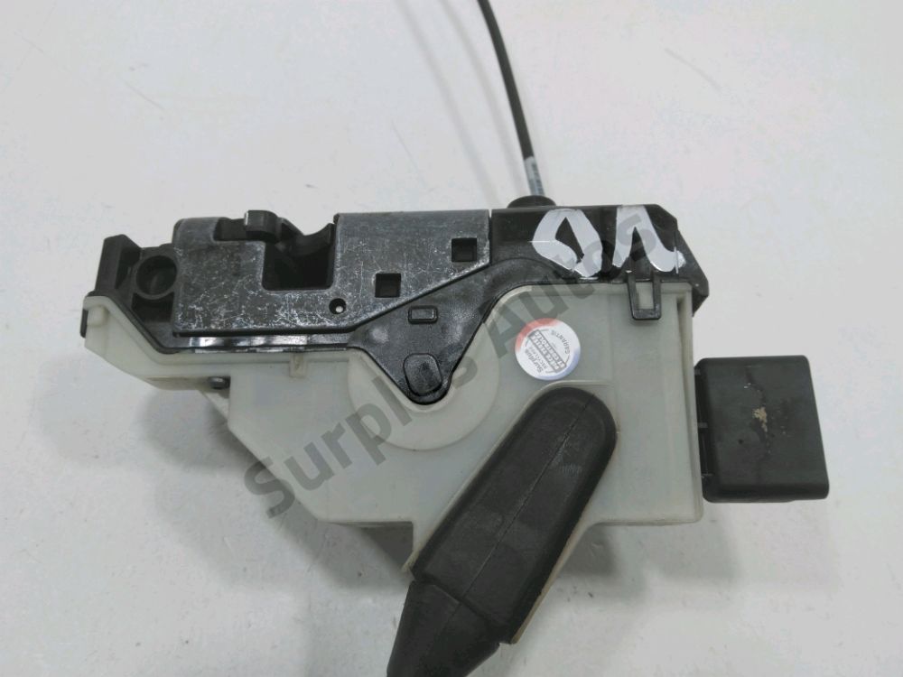 Serrure de porte avant droite