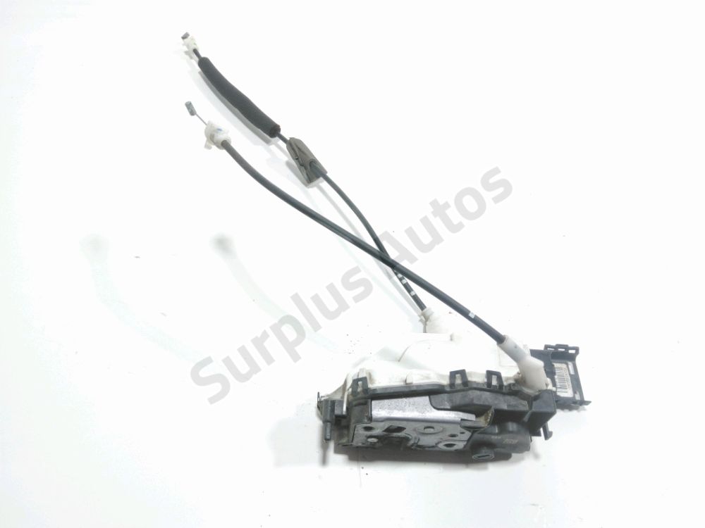 Serrure de porte avant droite