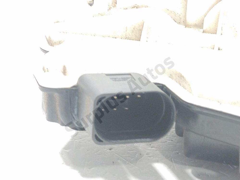 Serrure de porte avant gauche