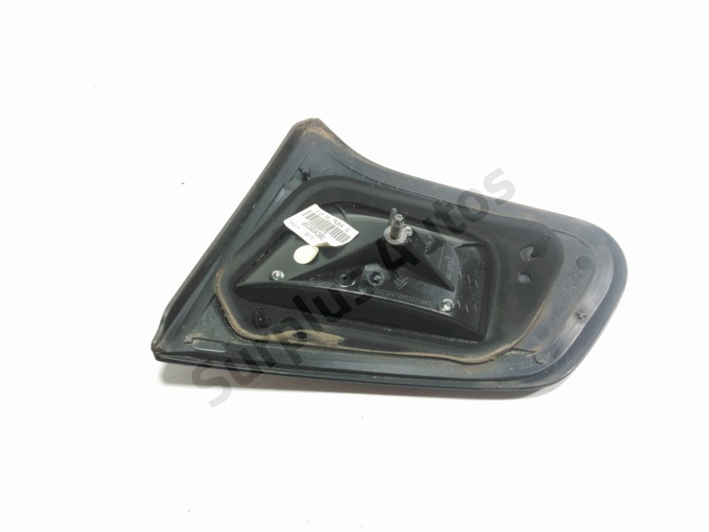 Feu arrière intérieur droit