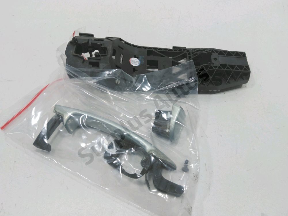 Poignée extérieure avant droite