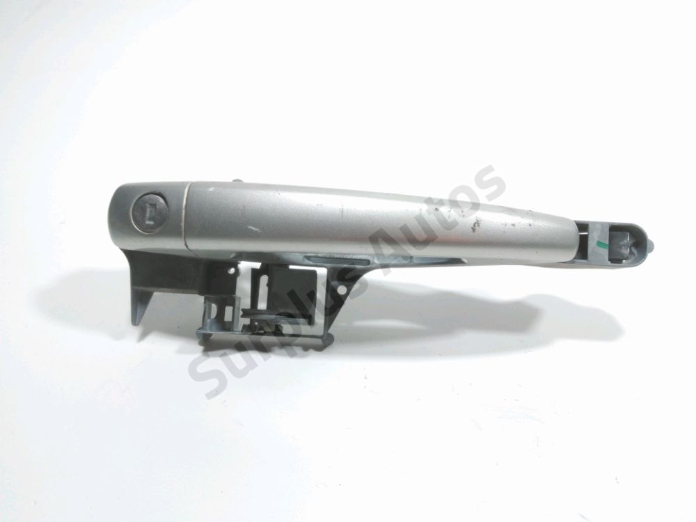 Poignée extérieure avant gauche