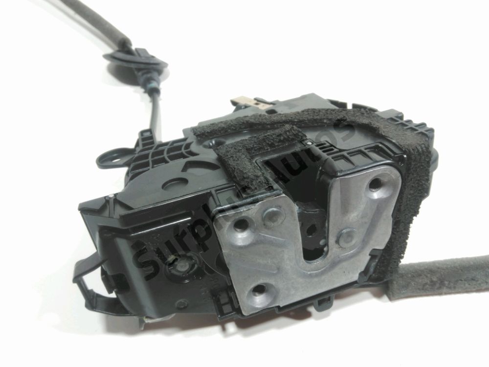 Serrure de porte avant droite