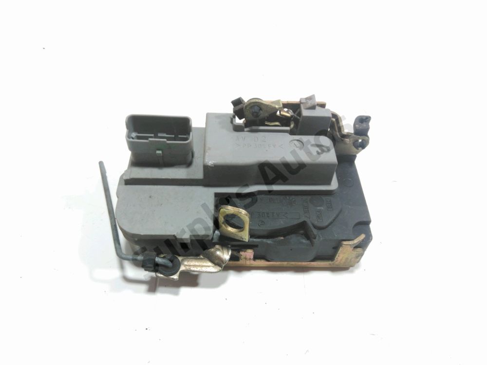 Serrure de porte avant droite