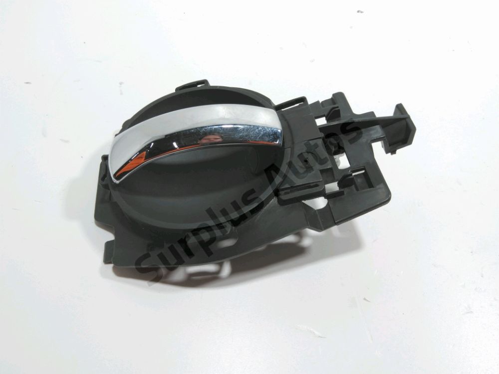 Poignée intérieure porte avant gauche