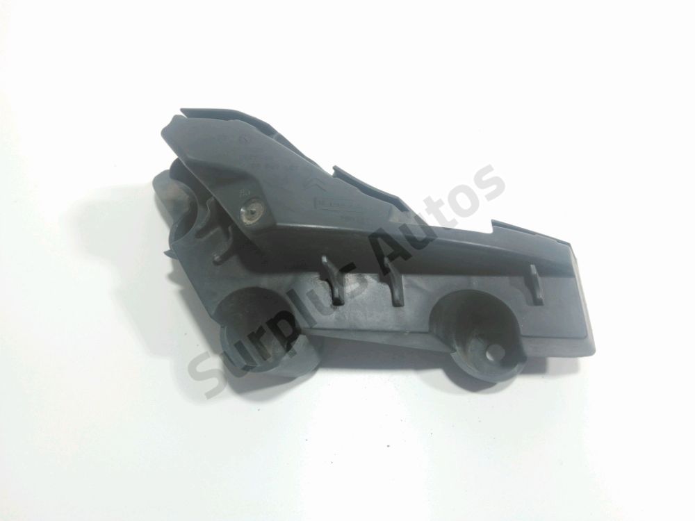 Support droit de pare-choc arrière