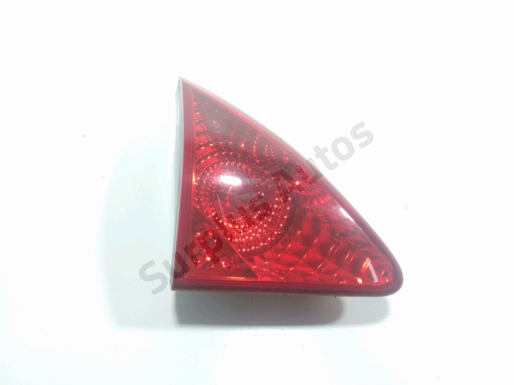 Feu arrière intérieur gauche