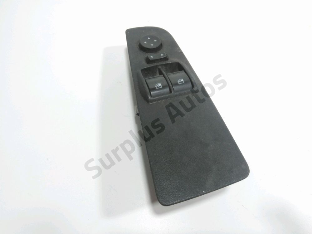 Commande lève-vitre avant gauche