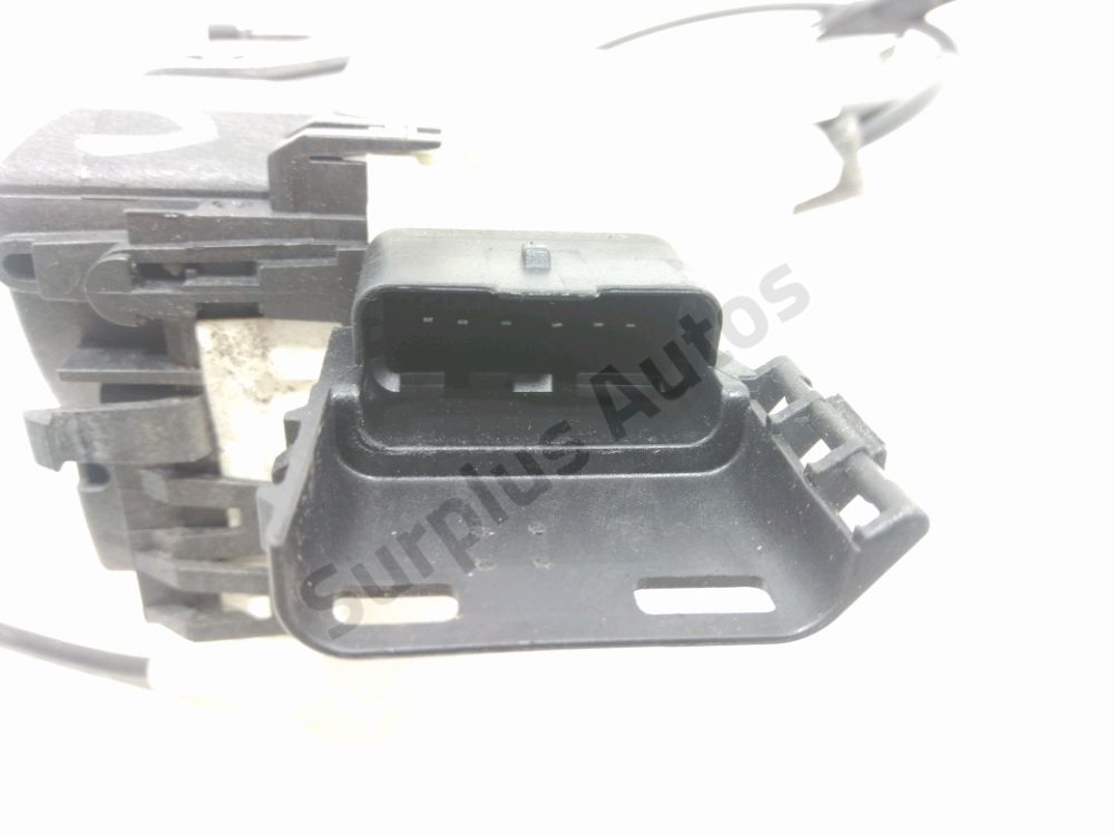 Serrure de porte avant gauche