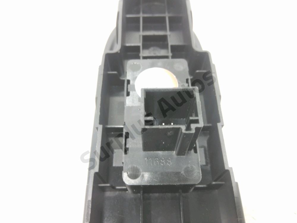 Commande lève-vitre avant droit