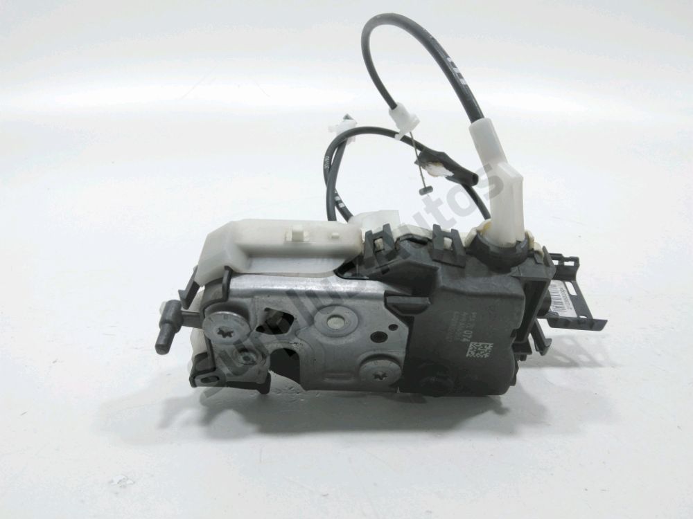 Serrure de porte avant droite