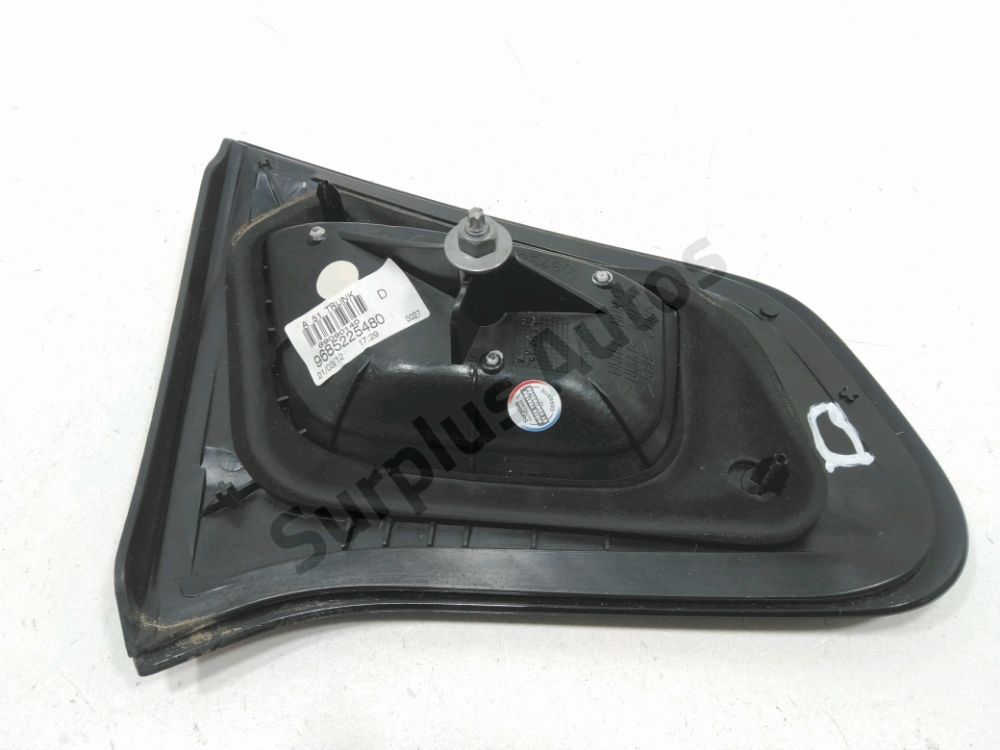 Feu arrière intérieur droit