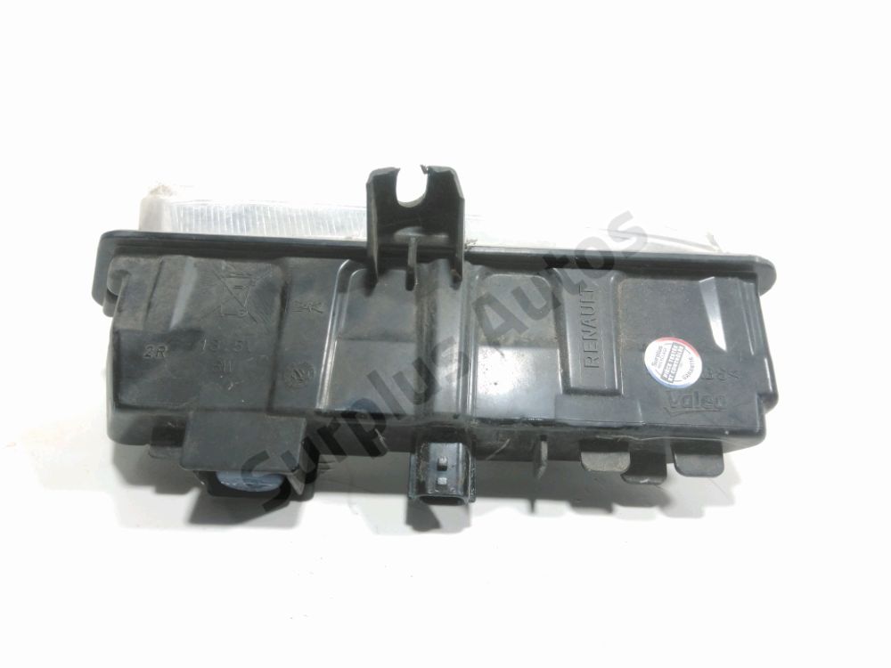 Feu diurne avant droit