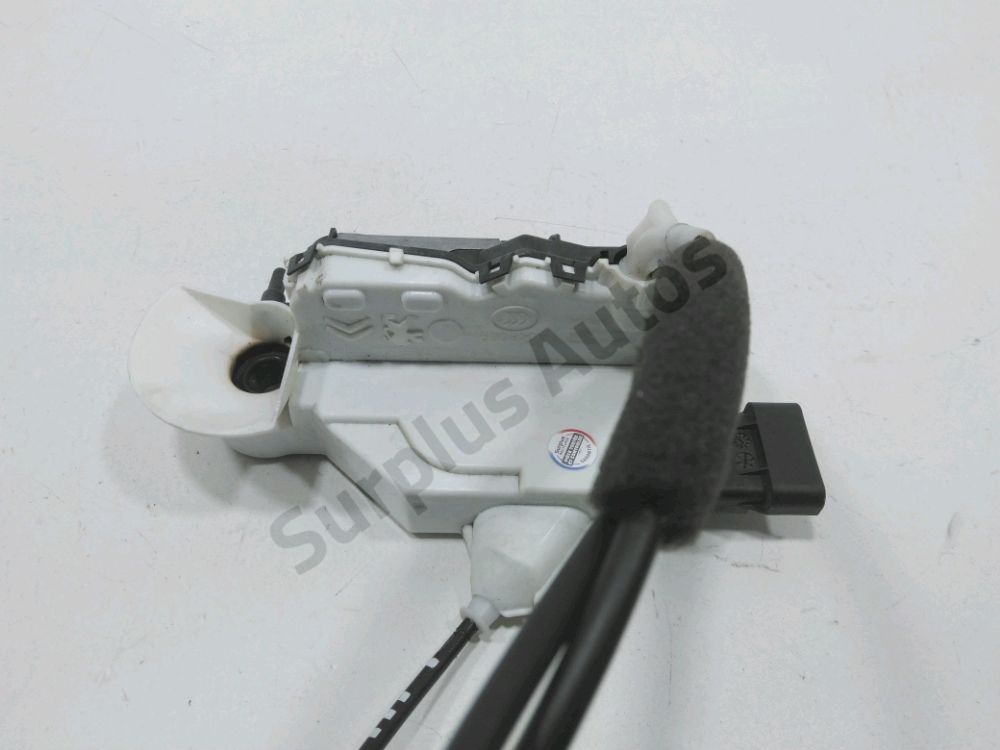 Serrure de porte avant gauche