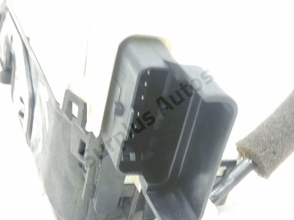 Serrure de porte avant gauche