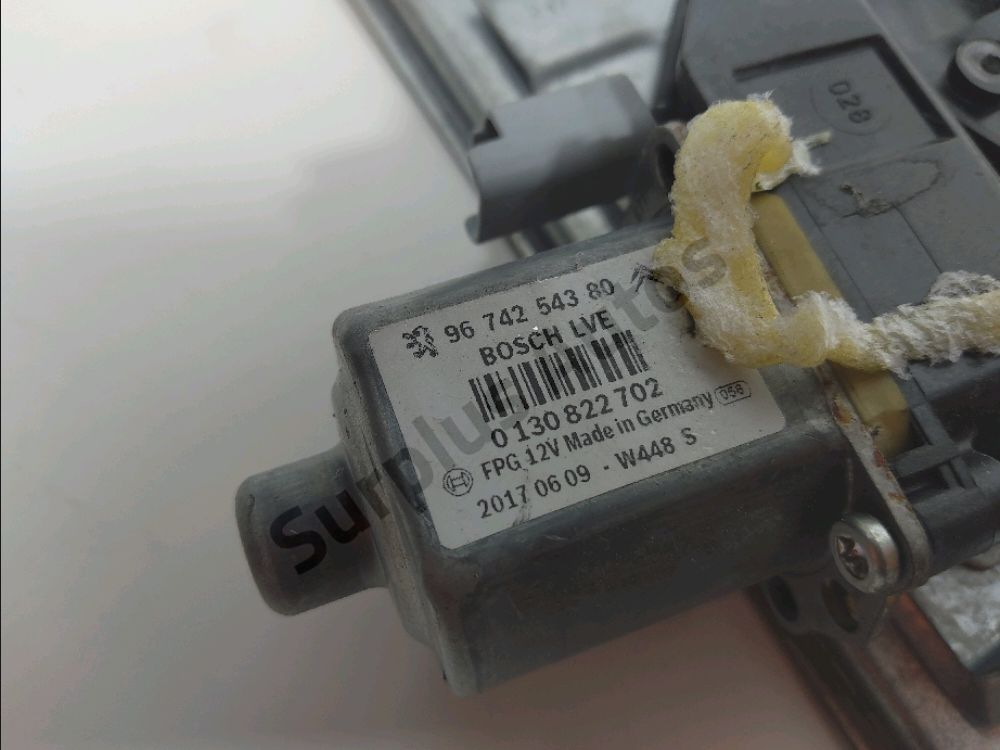 Lève-vitre électrique avant droit