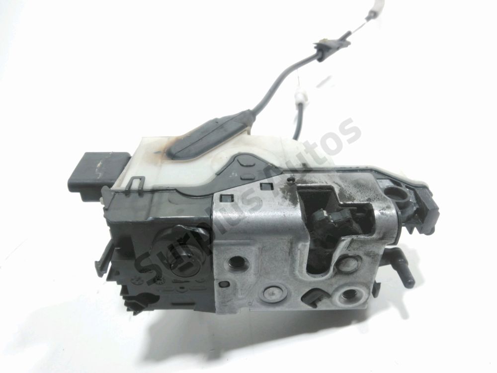 Serrure de porte avant droite