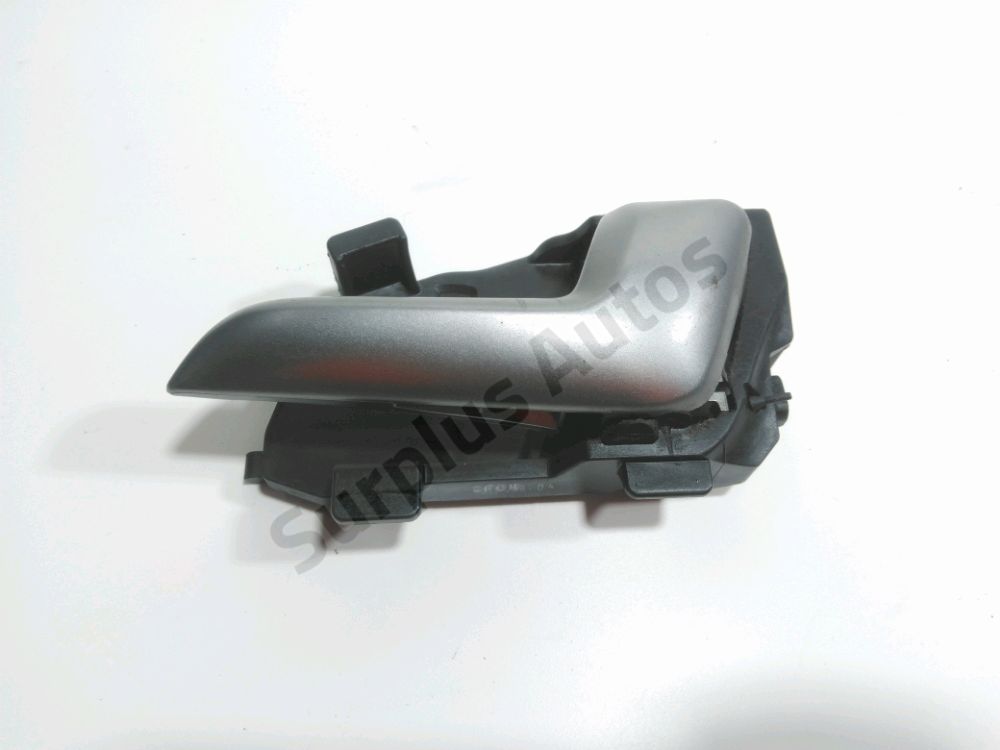 Poignee interieure porte avant droite