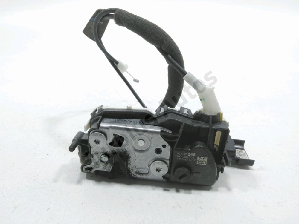 Serrure de porte avant droite