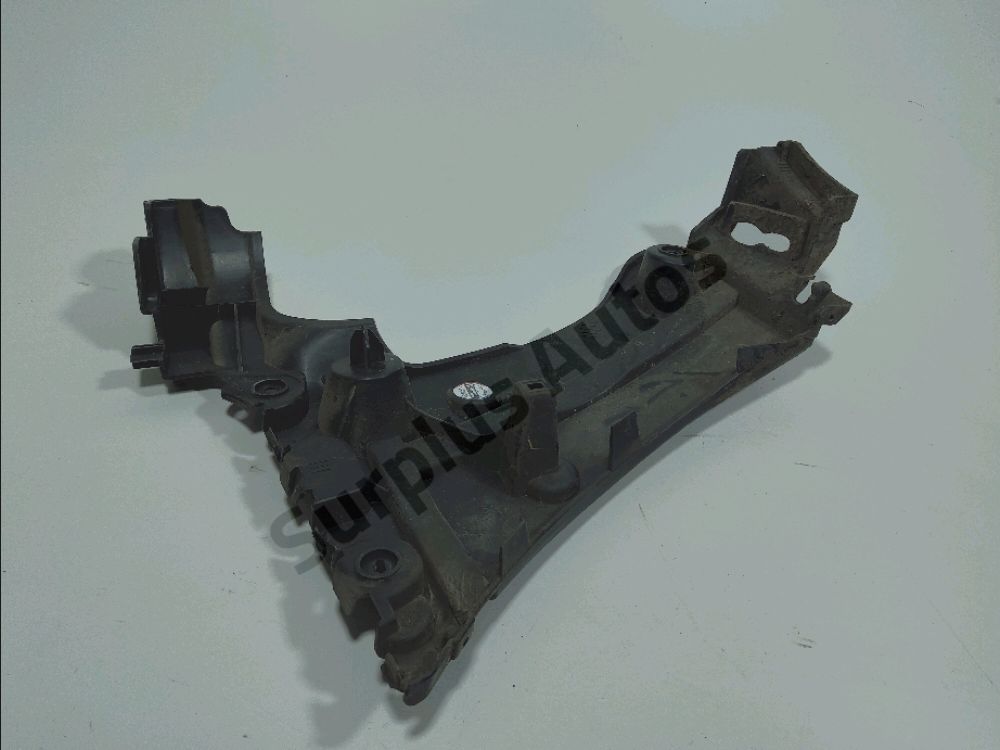 Support droit de pare-choc arrière